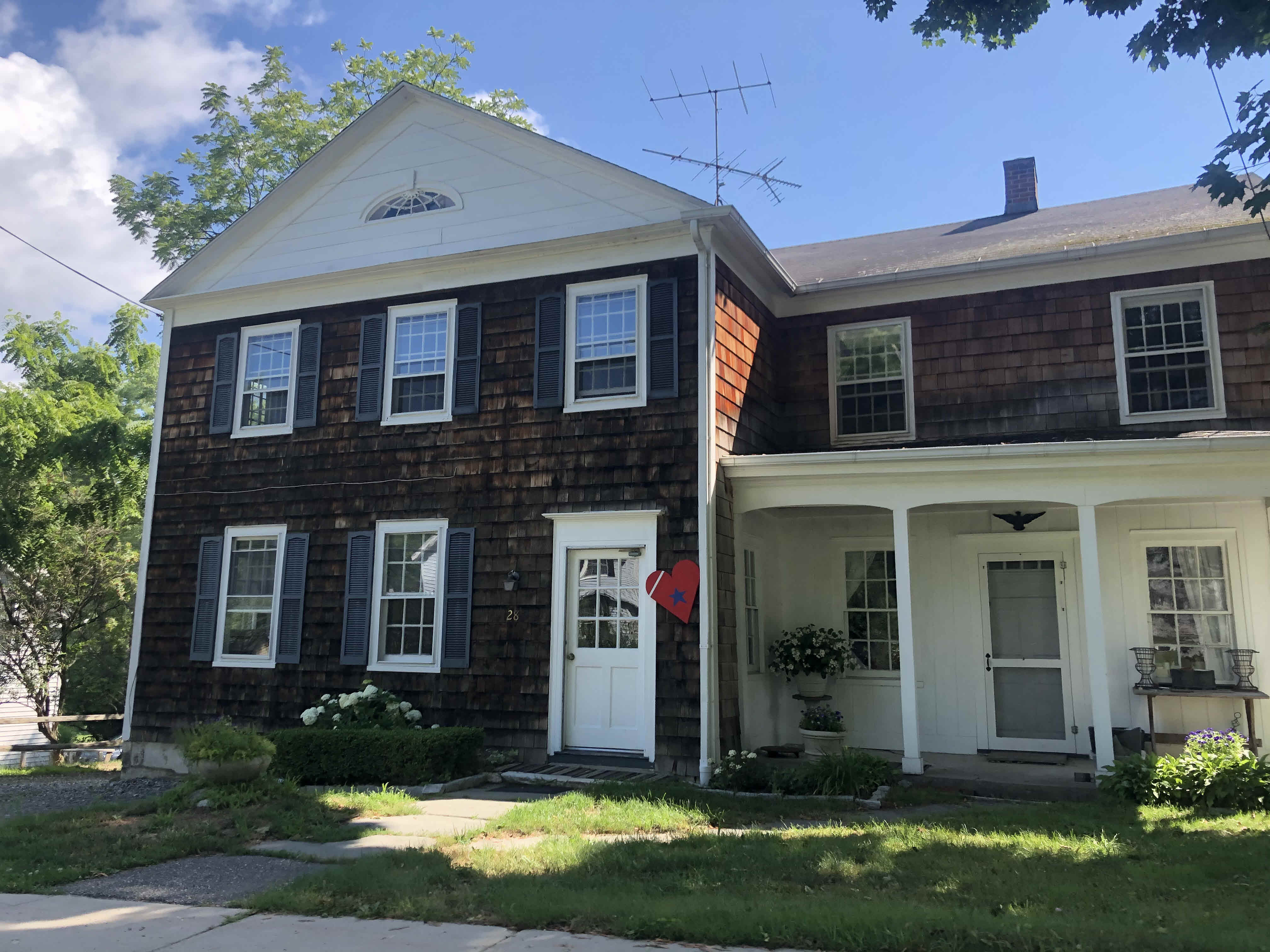 Building photograph for 28 SHARON ROAD